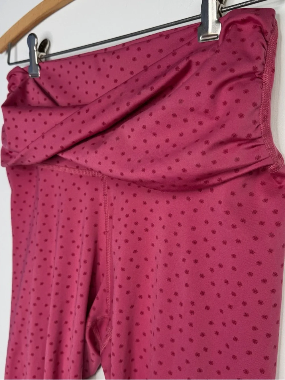 Nike Women Yoga‎ Dots Twist 7/8 Pants Leggings Medium DN4756-633 Rose Pink